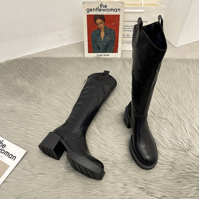 Modern női csizma öko bőrből, barna és fekete színben - retro stílusban