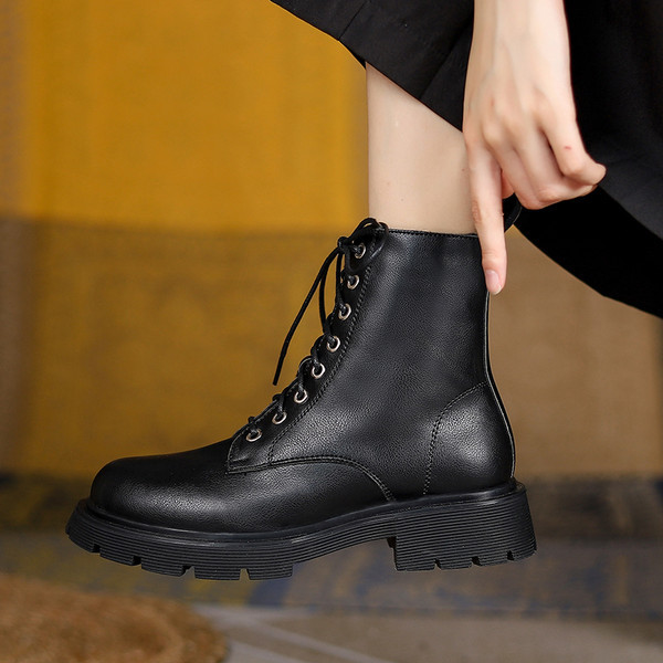 Női bőr fűzős csizma - fekete színű