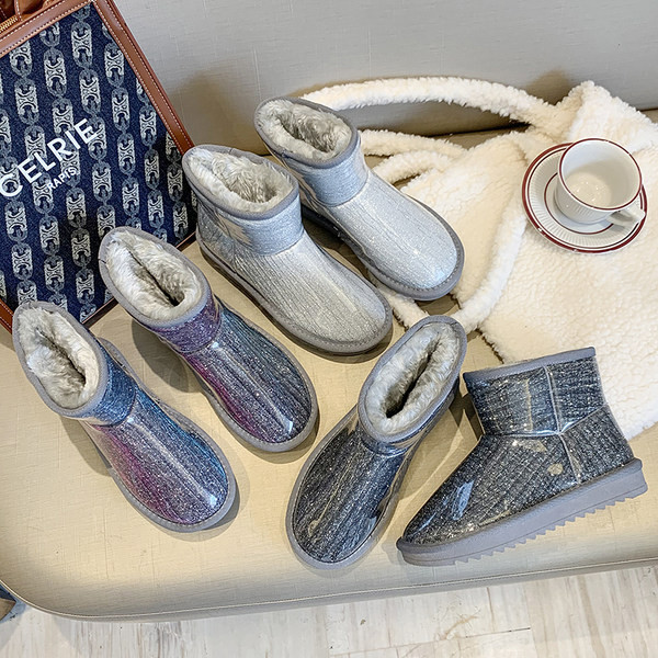 Ženske zimske čizme s toplom postavom