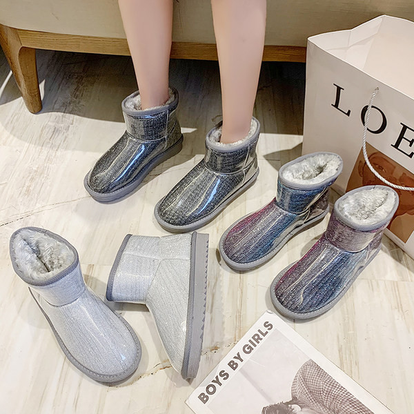 Ženske zimske čizme s toplom postavom