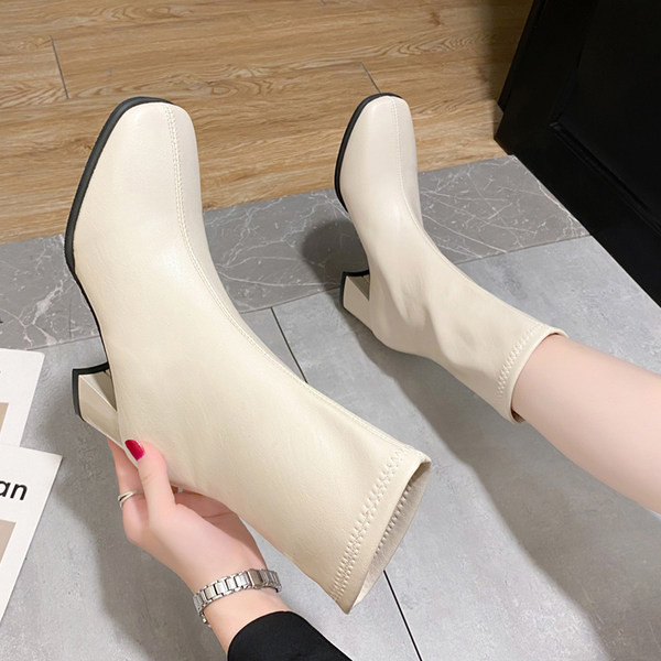 Tavaszi-őszi csizma, lekerekített modell alacsony sarokkal