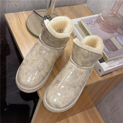 Ležerne zimske čizme s toplom postavom i ravnim potplatom