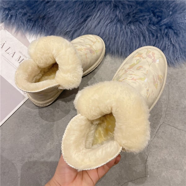 Ležerne zimske čizme s toplom postavom i ravnim potplatom