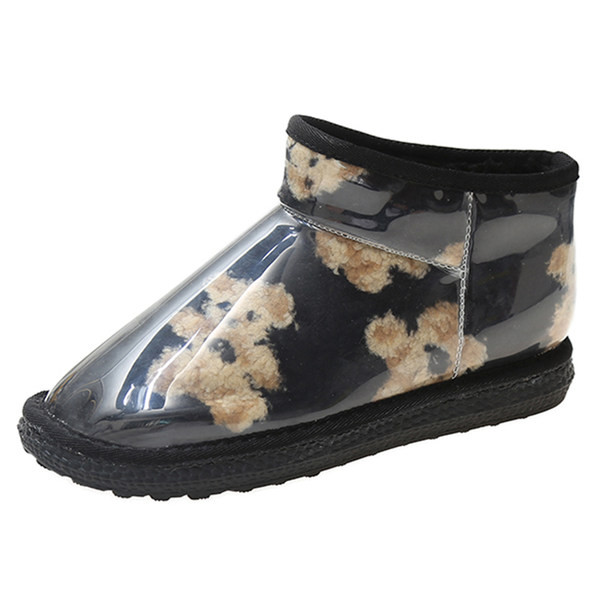 Új modell női csizmák applikációkkal és meleg béléssel