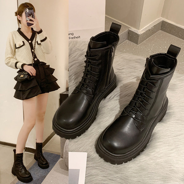 Eko bőrből készült sima modell női csizma fűzős