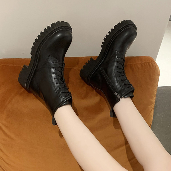 Eko bőrből készült sima modell női csizma fűzős