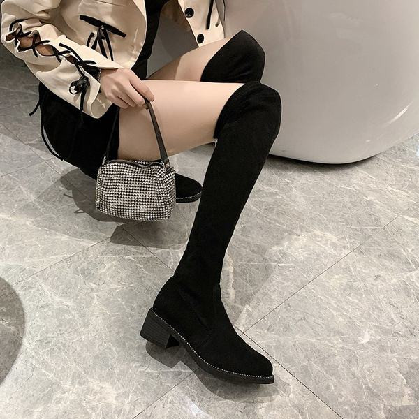 Női csizma mesterséges velúrból