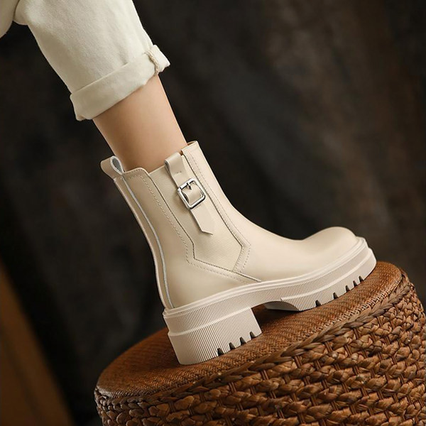 Női topikus csizma, lekerekített modell csattal