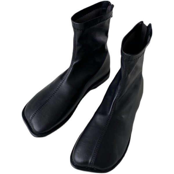 Női csizma tiszta eco bőrből, cipzárral