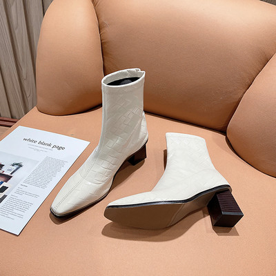 Stílusos női csizma eco bőrből, magassága 6 cm