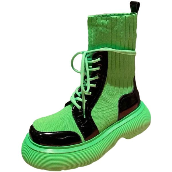 Modern női csizma lekerekített fűzővel