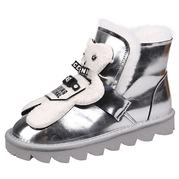 Aktuelne ženske čizme sa perom