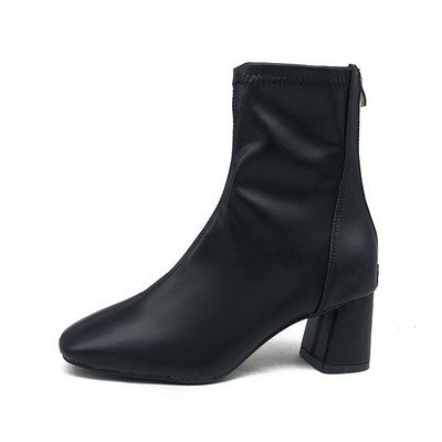 Női csizma hegyes modell és sarok három színben