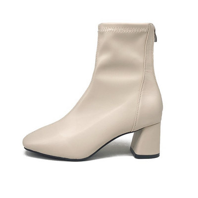 Női csizma hegyes modell és sarok három színben