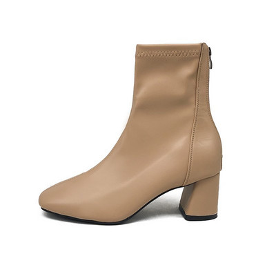 Női csizma hegyes modell és sarok három színben