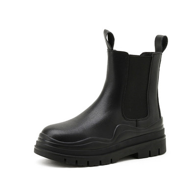 Női topikus csizma lapos talppal, letisztult modell