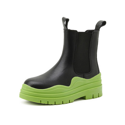 Női topikus csizma lapos talppal, letisztult modell