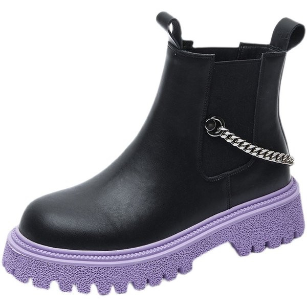 Naiste nahast saapad metallist keti ja värvilise tallaga