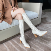 Stílusos női magas sarkú csizma cipzárral