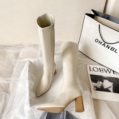 Stílusos női magas sarkú csizma cipzárral