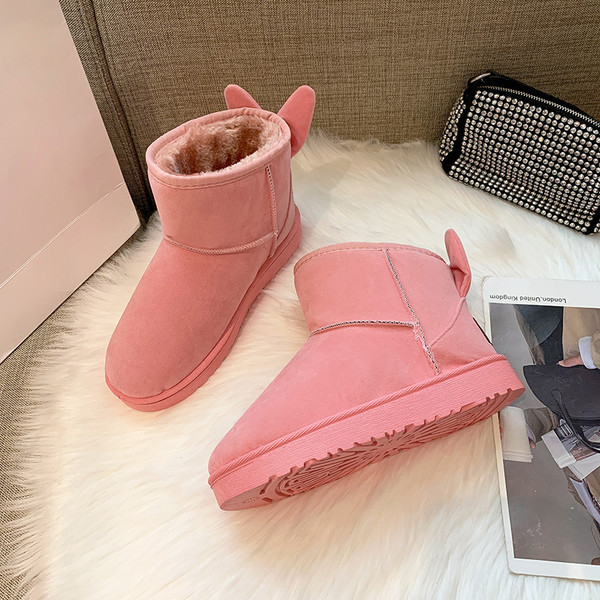 Ženske zimske čizme sa 3D elementima i toplom postavom