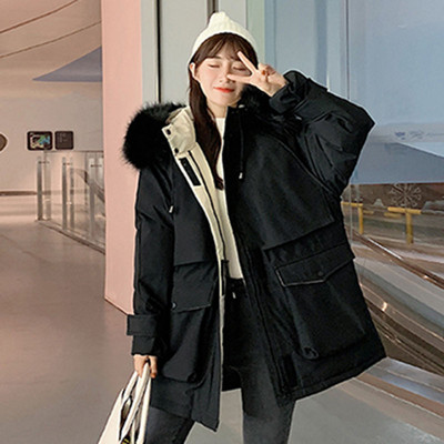 Női téli kabát zsebekkel és pehelyes