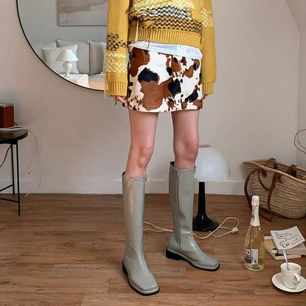 Alkalmi női csizma sima modell cipzárral