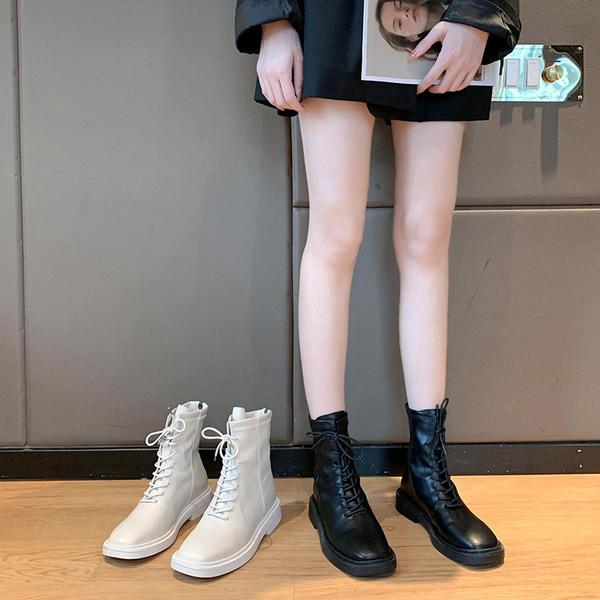 Alkalmi női csizma lapos talppal - eco bőr