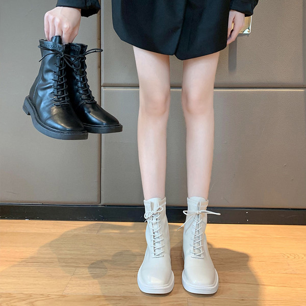 Alkalmi női csizma lapos talppal - eco bőr