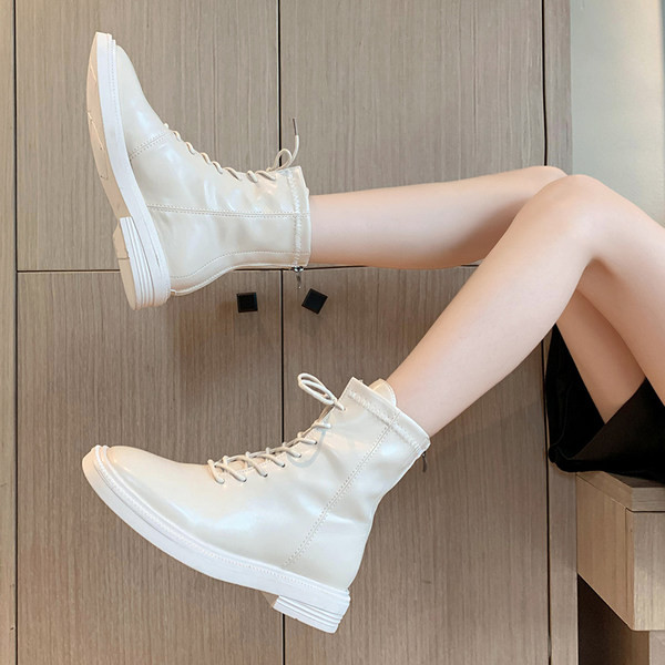 Alkalmi női csizma lapos talppal - eco bőr