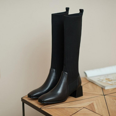 Elegáns női csizma sima modell, magas 5,5 cm-es sarokkal