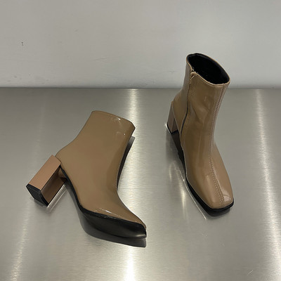 Női lakkcsizma új modellje 8 cm magas sarokkal