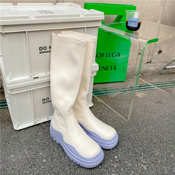 Alkalmi női csizma sima modell, lapos talppal