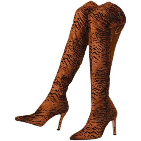 Mitmes värvitoonis kontsa ja lukuga naiste saapad