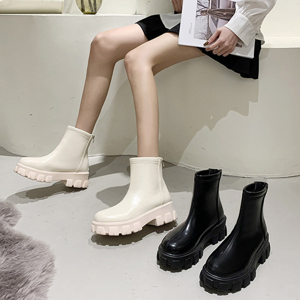 Lekerekített csizma új modellje durva talppal