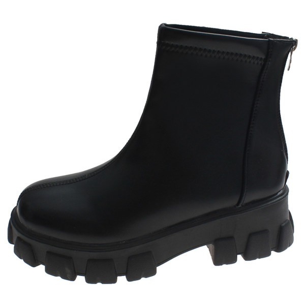 Lekerekített csizma új modellje durva talppal