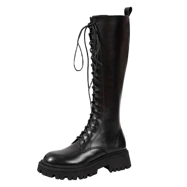 Naiste vabaaja lukuga saapad ja paelad