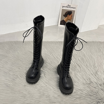 Új modell női csizmák durva talppal - két színben