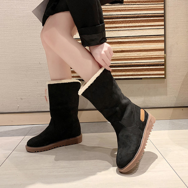 Alkalmi női csizma puha béléssel - két színben