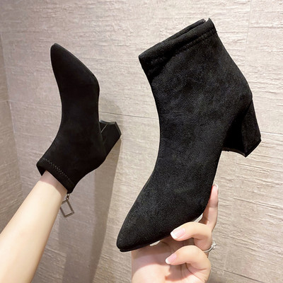 Elegáns női csizma eco velúr hegyes modellből