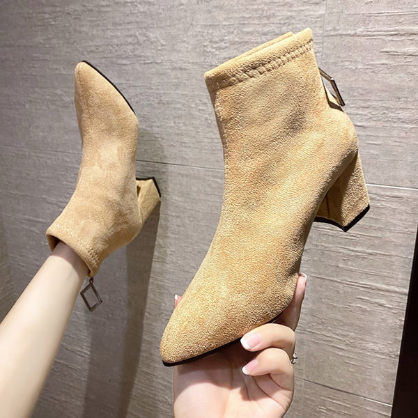 Elegáns női csizma eco velúr hegyes modellből