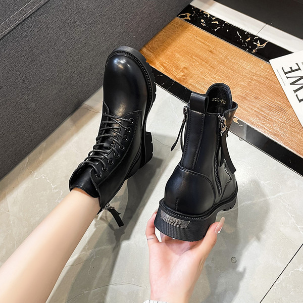 Ležerne kožne čizme s vezicama i patentnim zatvaračem