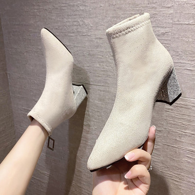 Öko-seemisnahast moodsad terava otsaga saapad