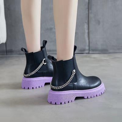 Alkalmi csizma fém lánccal - nőknek