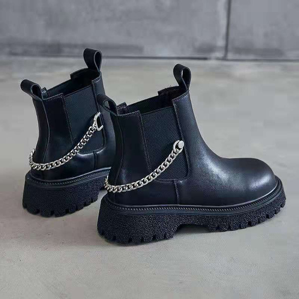 Alkalmi csizma fém lánccal - nőknek