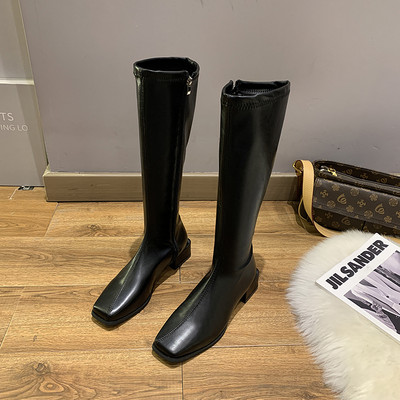 Modern bőrcsizma vastag sarokkal, 4 cm