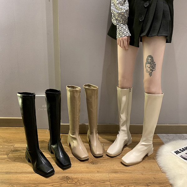 Modern bőrcsizma vastag sarokkal, 4 cm