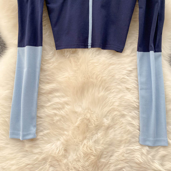 Naiste vabaaja pluus paljaste õlgade ja sügava kaelusega