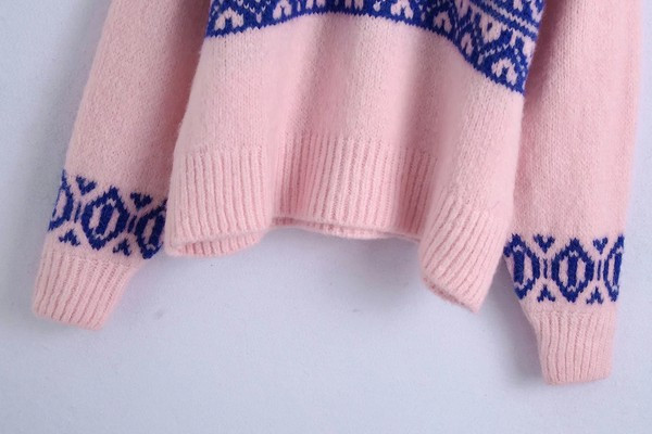 Hosszú kötött női pulóver