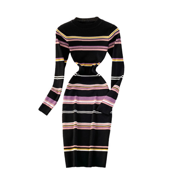 Naiste velvetist kleit ovaalse kaelusega